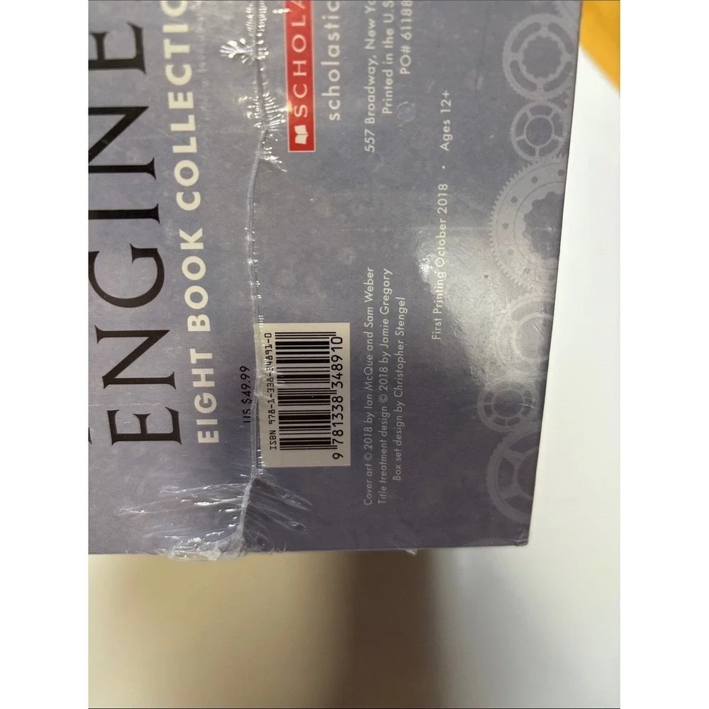 Mortal Engines 8 Book Collection Paperback book set by Philip Reeve